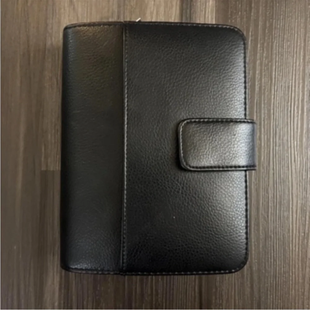 Classic Black Leather Men’s Organizer Wallet